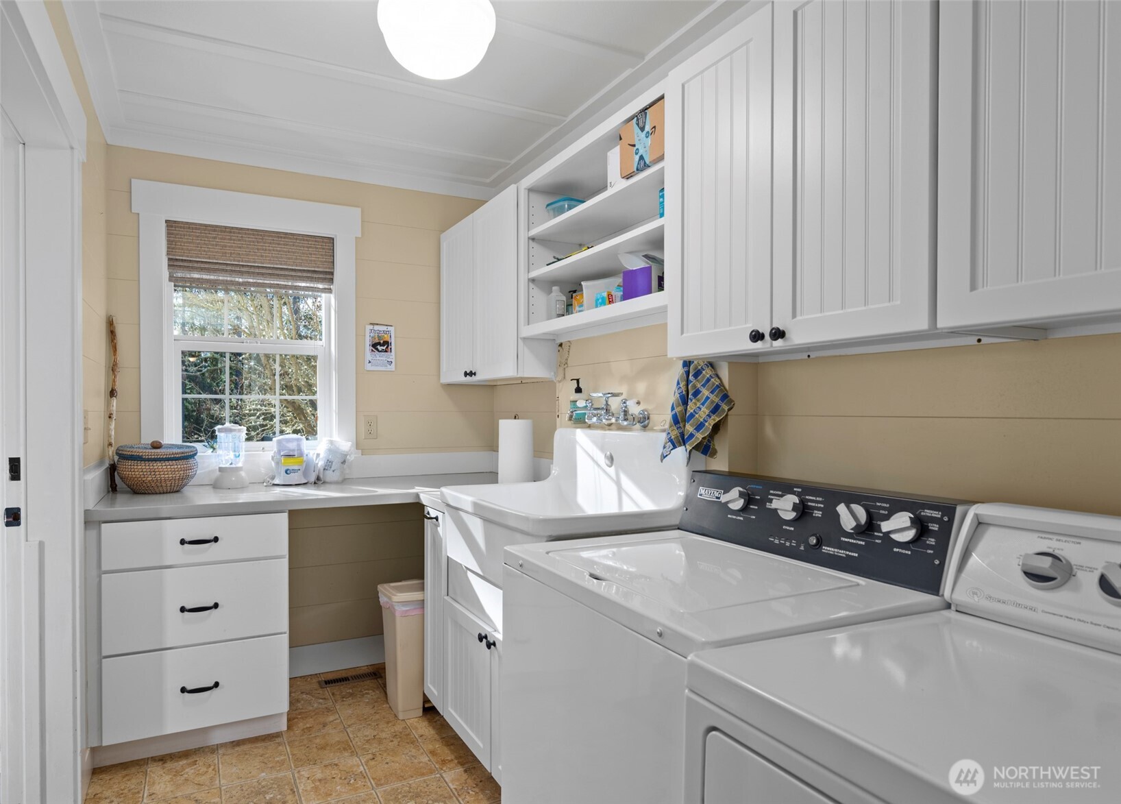 Anacortes, Washington, 98221, United States, 3 Bedrooms Bedrooms, ,2 BathroomsBathrooms,Residential,Active,2022121