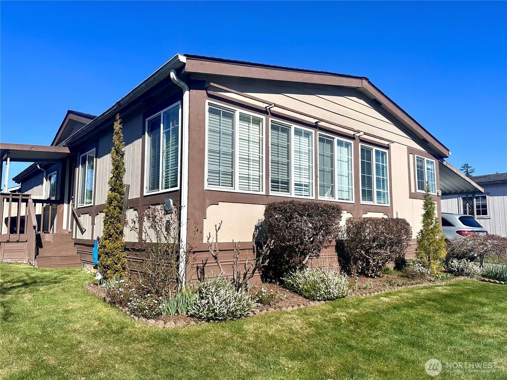 Photo of 11500 Meridian Avenue S #91, Everett, WA 98208 (MLS # 2487530)