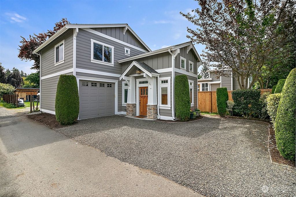 Photo of 610 10th Avenue #B, Kirkland, WA 98033 (MLS # 2138838)