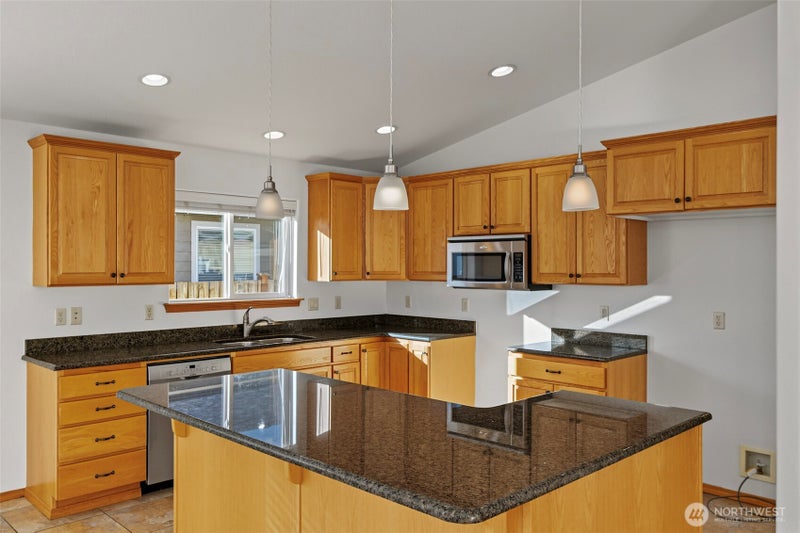 1386 Boulder Loop