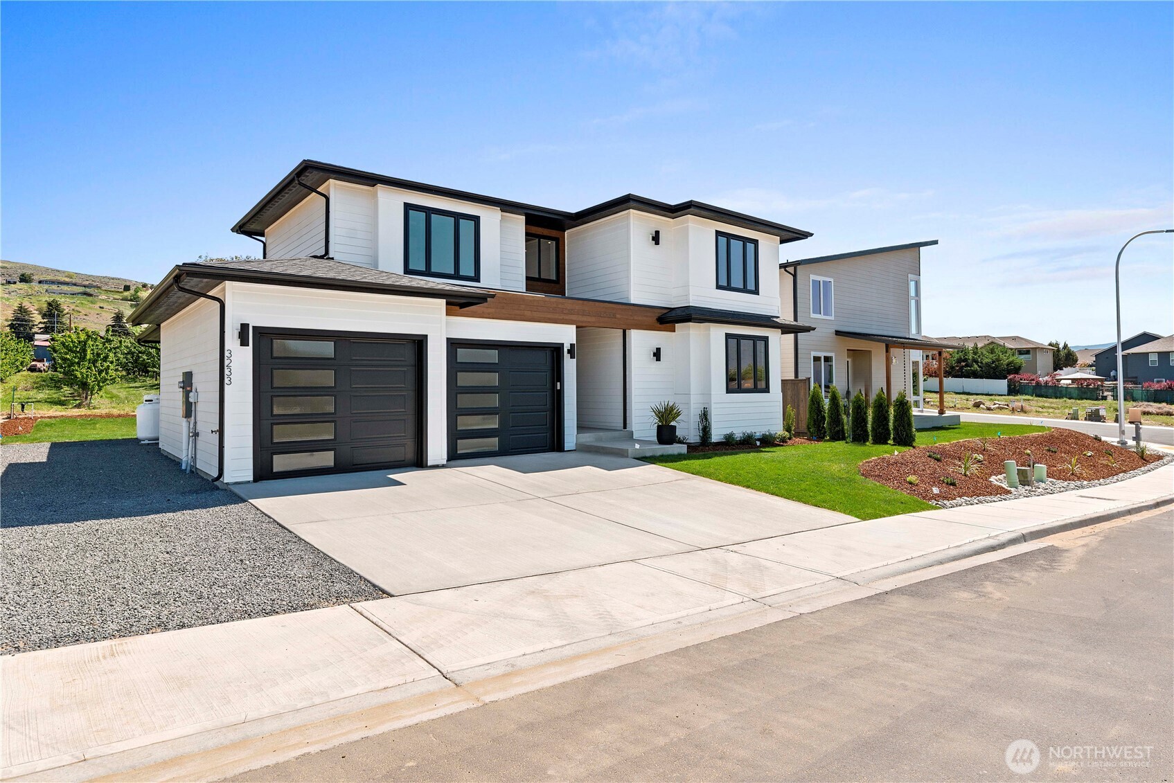 3233 NW Brianna Avenue