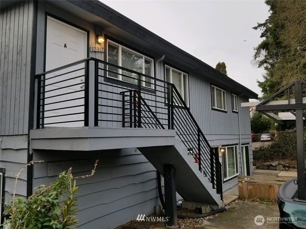 Photo of 12317 35th Avenue NE, Seattle, WA 98125 (MLS # 2489986)