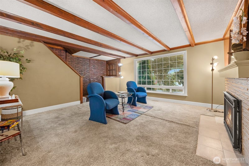 824 NE 194th Street