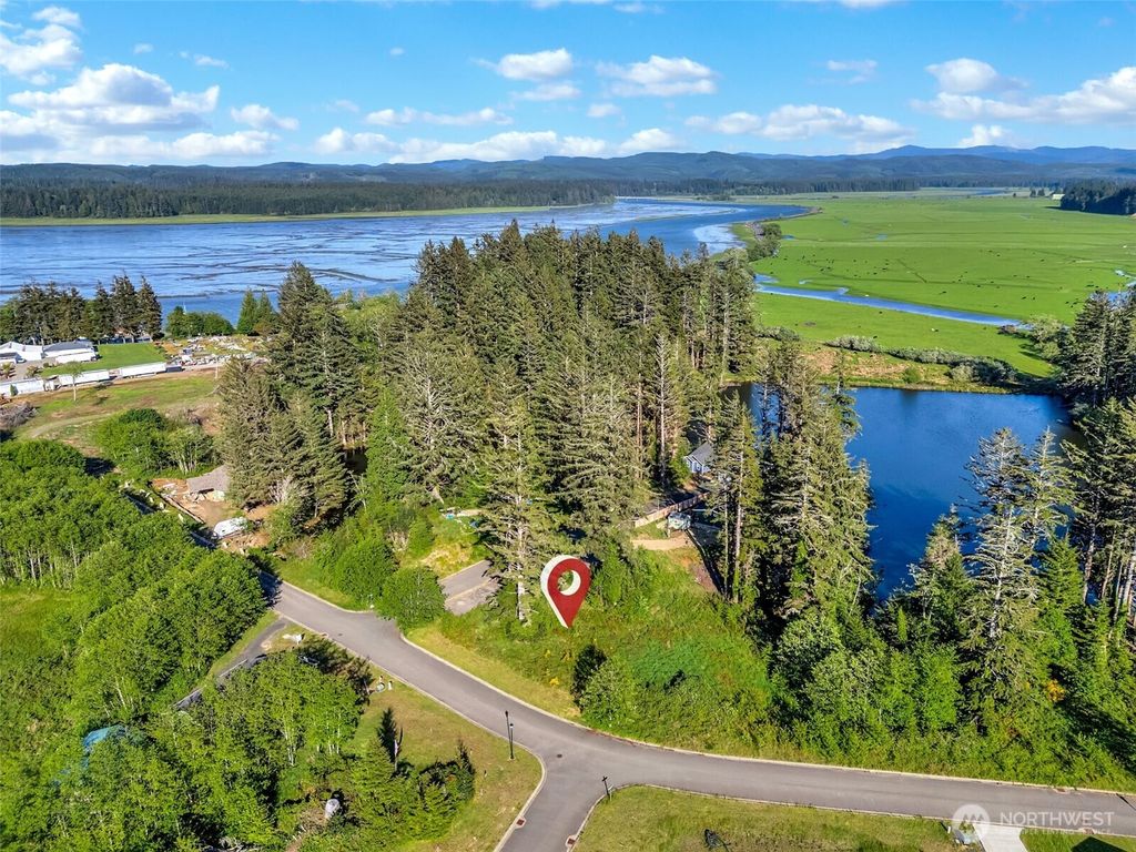 Photo of 10 Sunrise Lane, South Bend, WA 98586 (MLS # 2526053)