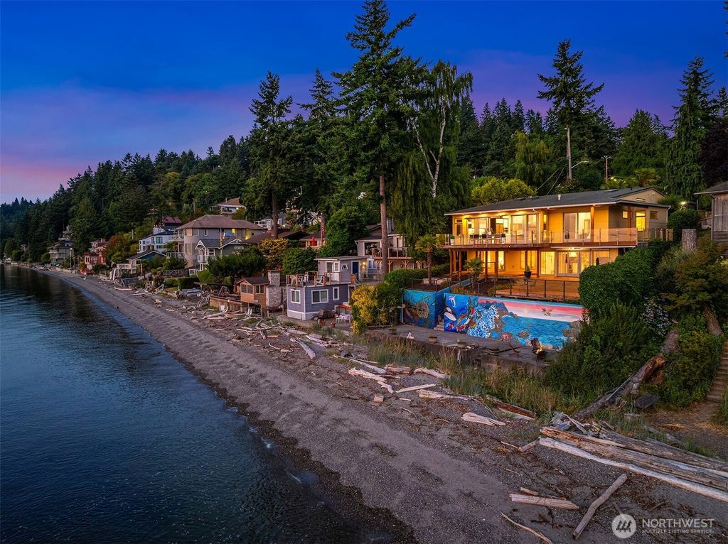 Photo of 16947 Maplewild Avenue SW, Burien, WA 98166 (MLS # 2416309)