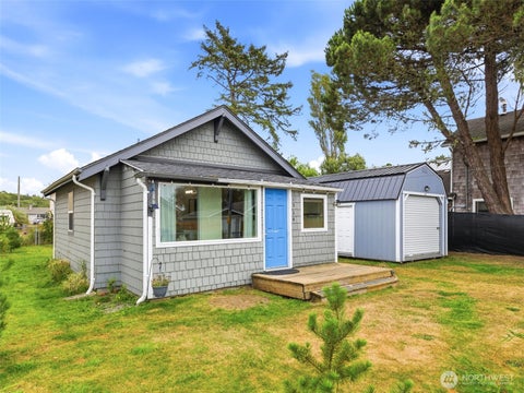 Photo of 1514 N Oregon Avenue, Long Beach, WA 98631 (MLS # 2572028)
