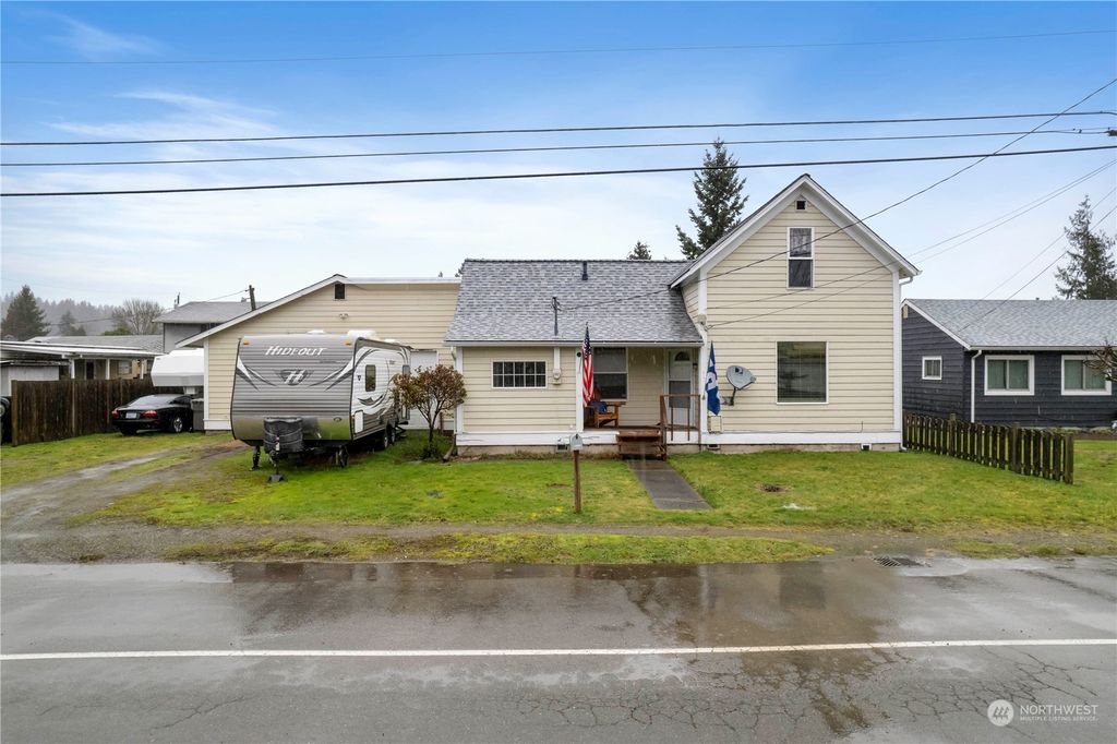 Photo of 142 5th Avenue SW, Pacific, WA 98047 (MLS # 2194189)