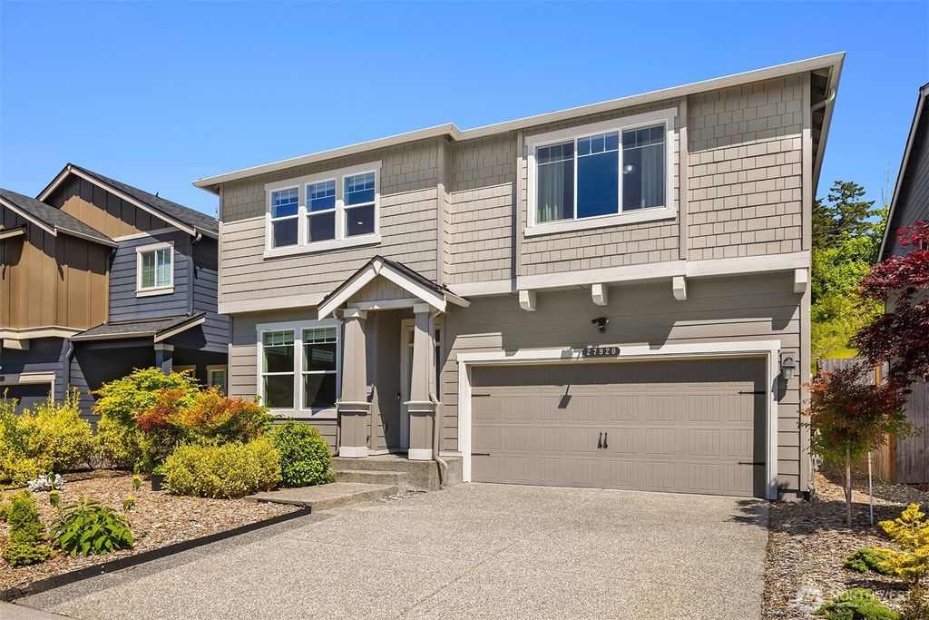 Photo of 27920 15th Avenue S, Federal Way, WA 98003 (MLS # 2526846)