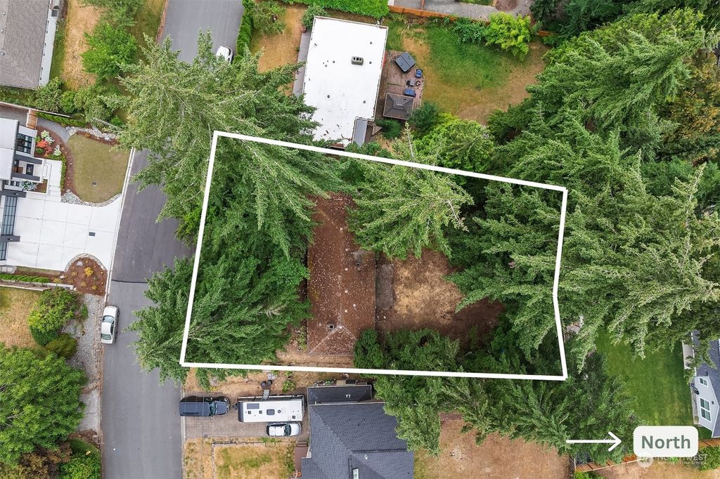 Photo of 15040 SE 43rd Place, Bellevue, WA 98006 (MLS # 2270731)