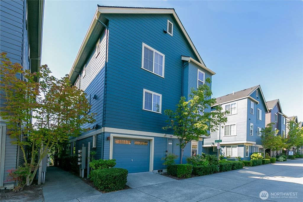 Photo of 841 5th Place NE, Issaquah, WA 98029 (MLS # 2432762)