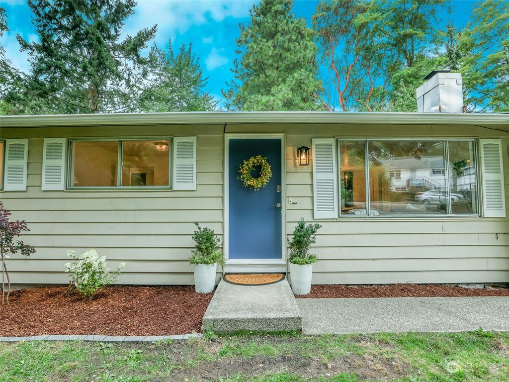Photo of 10857 8th Avenue SW, Seattle, WA 98146 (MLS # 2144179)