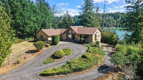Photo of 7922 Ellison Lp Loop NW, Olympia, WA 98502 (MLS # 2433867)