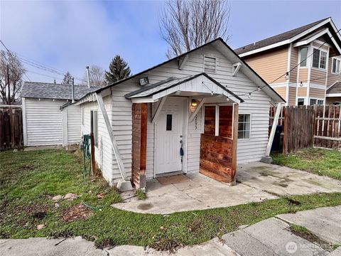 Photo of 1203 N Okanogan Street, Ellensburg, WA 98926 (MLS # 2479073)