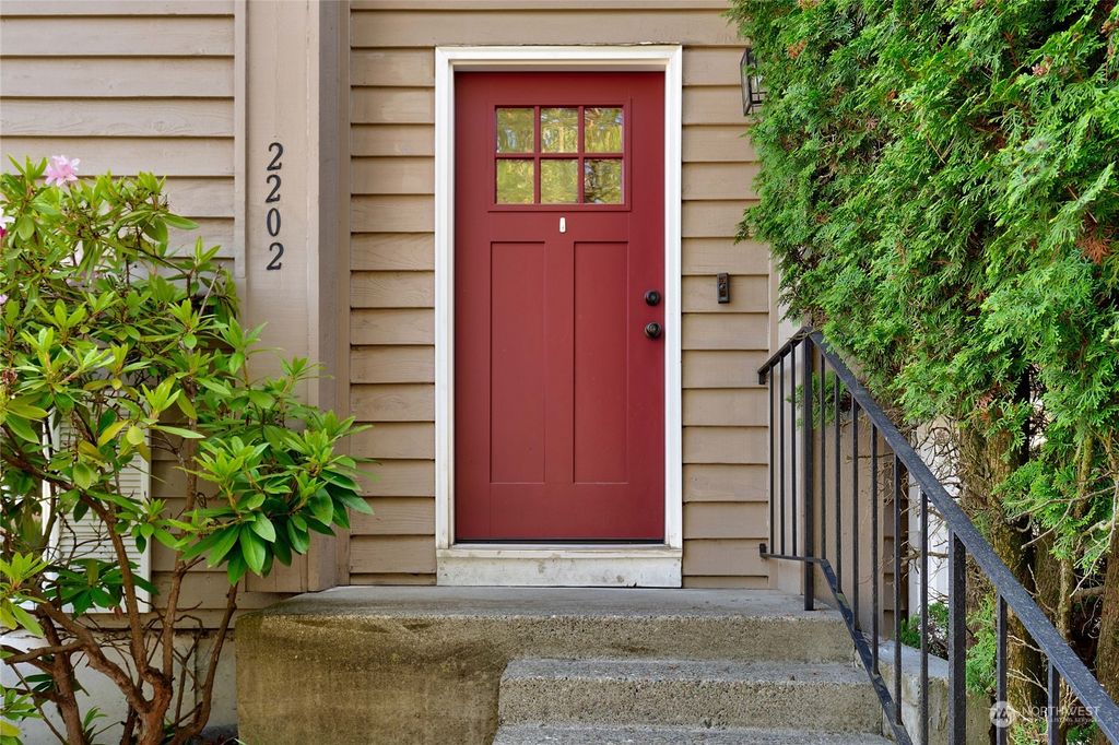 Photo of 2202 Wells Court S, Renton, WA 98055 (MLS # 2071488)