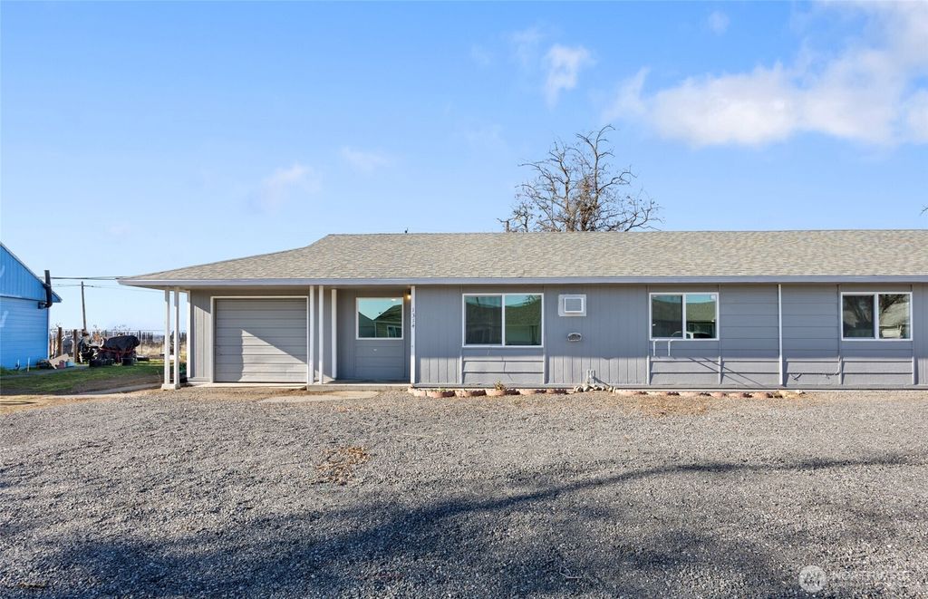 Photo of 1314 Pershing Road, Moses Lake, WA 98837 (MLS # 2480143)