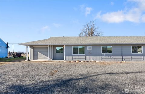 Photo of 1314 Pershing Road, Moses Lake, WA 98837 (MLS # 2480143)
