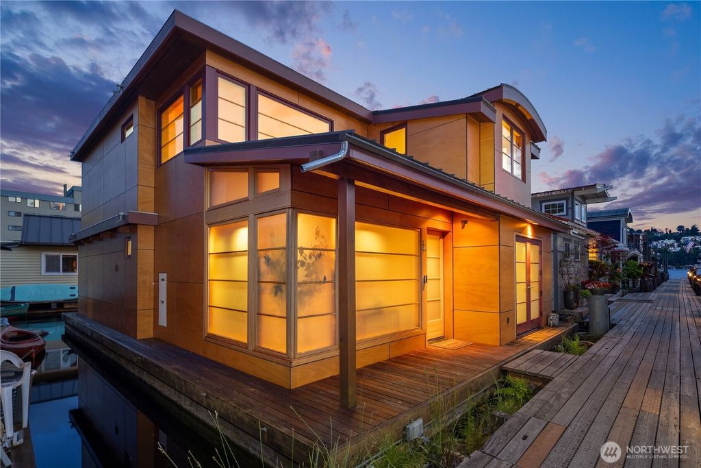 Photo of 2339 Fairview Avenue E #L, Seattle, WA 98102 (MLS # 2515471)