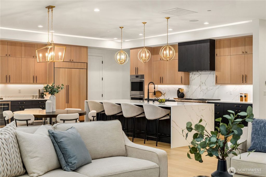 Photo of 13698 NE 83rd Street, Redmond, WA 98052 (MLS # 2454965)