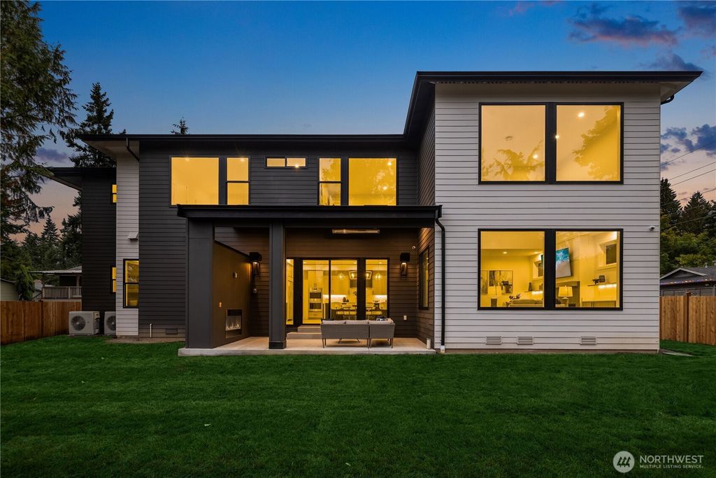 Photo of 13698 NE 83rd Street, Redmond, WA 98052 (MLS # 2454965)