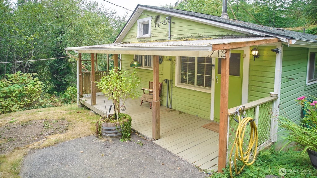 Photo of 206 Pioneer Boulevard, Aberdeen, WA 98520 (MLS # 2572032)