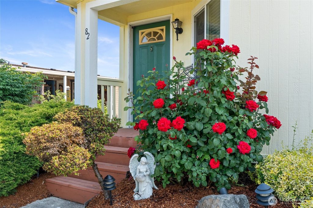 Photo of 836 Harman Way S #82, Orting, WA 98360 (MLS # 2488392)