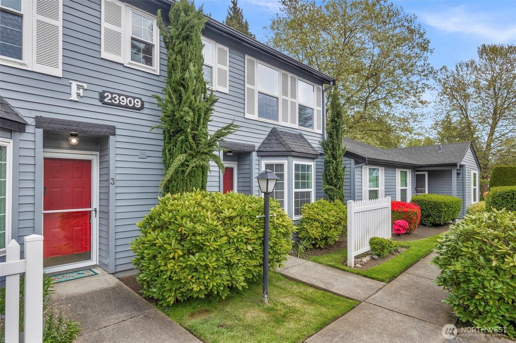 Photo of 23909 56th Court S #F3, Kent, WA 98032 (MLS # 2511996)