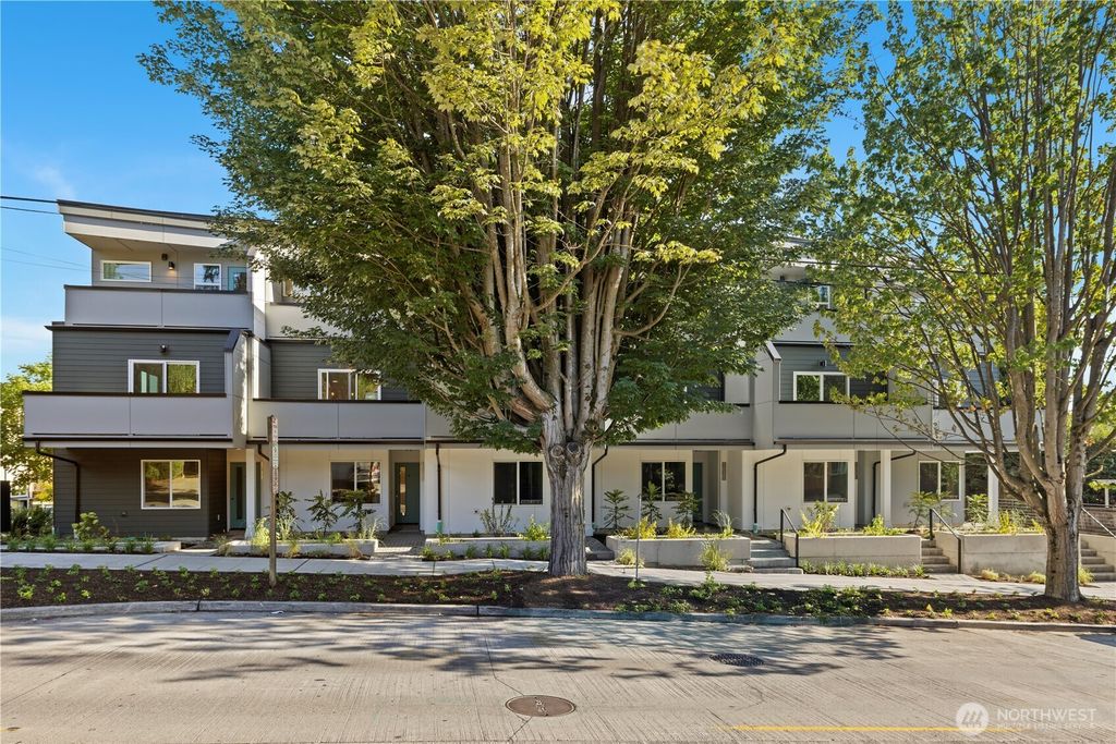 Photo of 105 C NW 39th Street, Seattle, WA 98107 (MLS # 2409150)