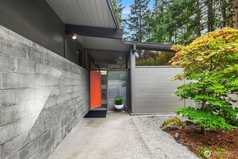 Photo of 14827 SE 55th Street, Bellevue, WA 98006 (MLS # 2440592)