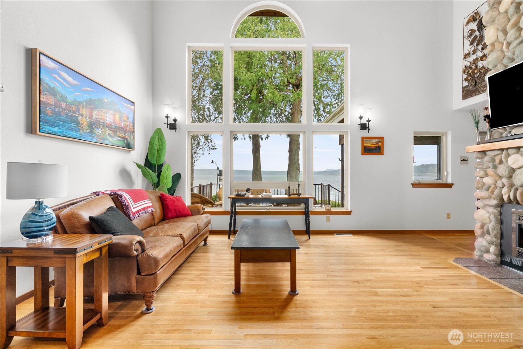 31823 S Bridge Way NE