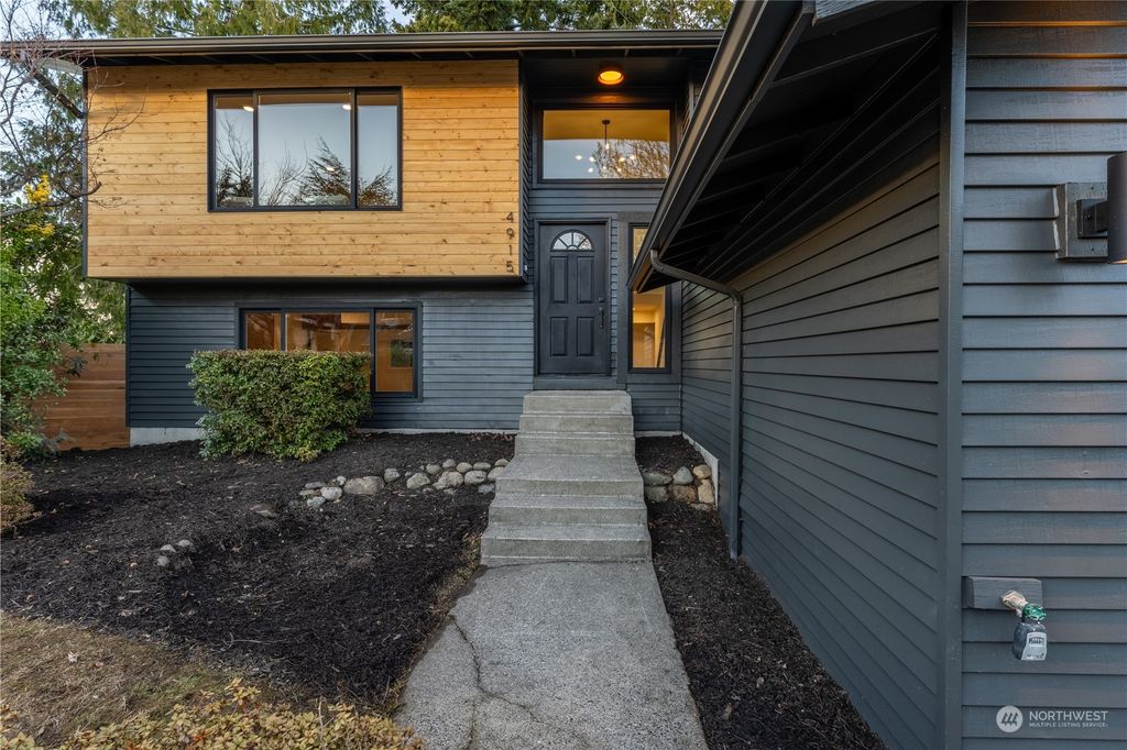 Photo of 4915 100th Place SW, Mukilteo, WA 98275 (MLS # 2182054)