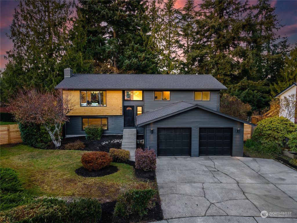 Photo of 4915 100th Place SW, Mukilteo, WA 98275 (MLS # 2182054)