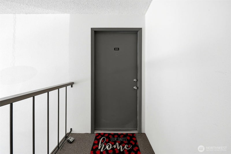 4641 W Lake Sammamish Parkway SE F305