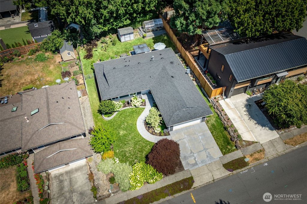 Photo of 16120 NE 98th Street, Redmond, WA 98052 (MLS # 2408286)