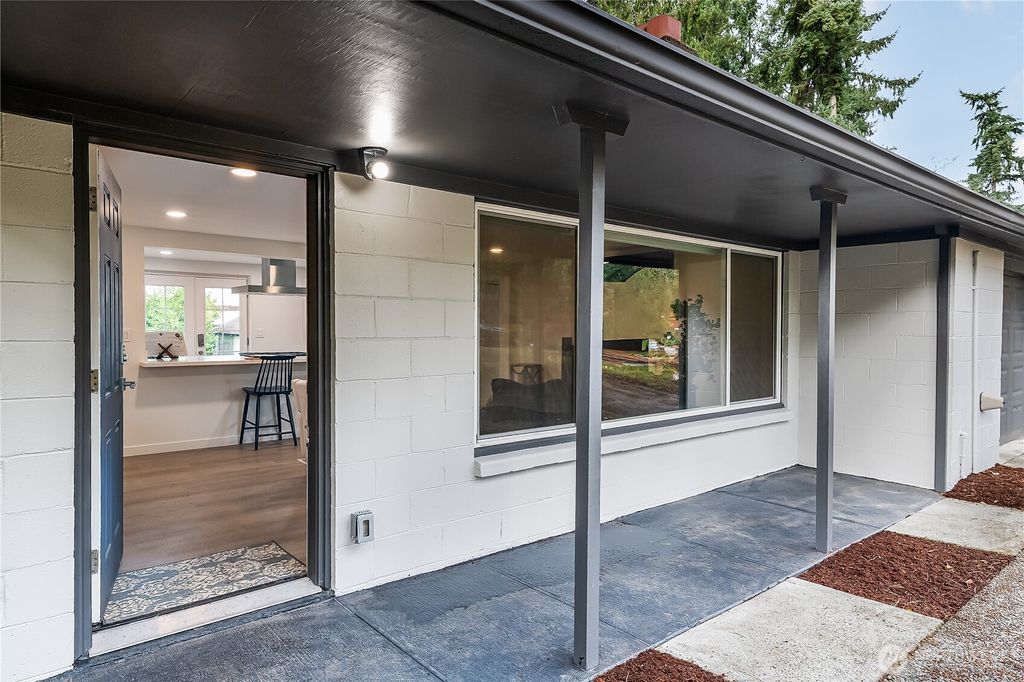 Photo of 16167 Midvale Avenue N, Shoreline, WA 98133 (MLS # 2452882)