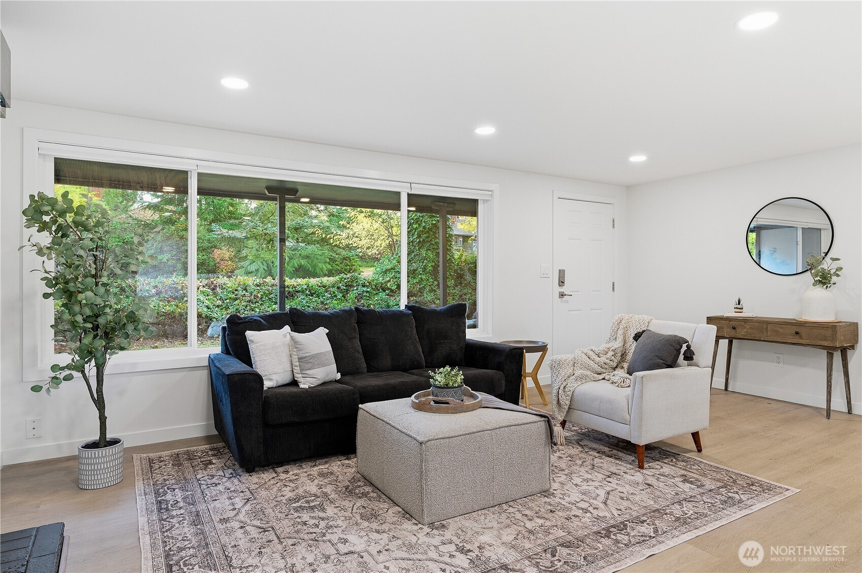 16167 Midvale Avenue N