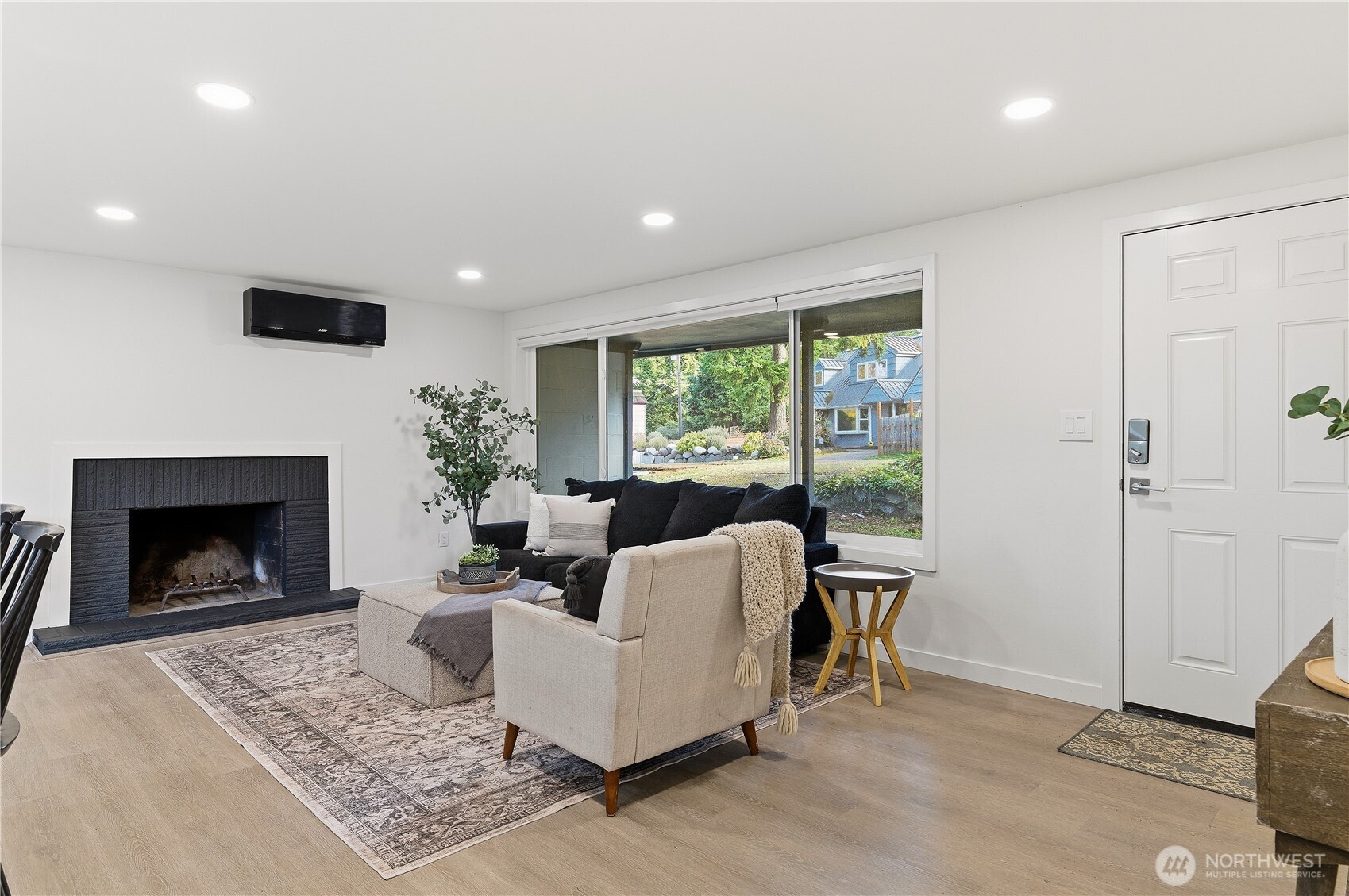 16167 Midvale Avenue N