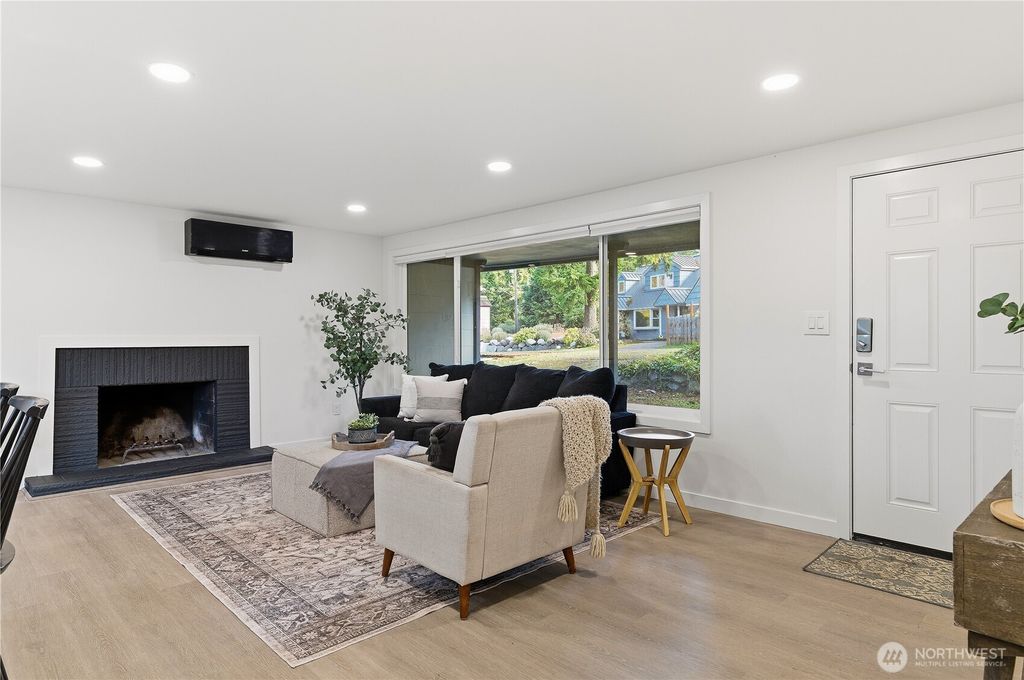 Photo of 16167 Midvale Avenue N, Shoreline, WA 98133 (MLS # 2452882)