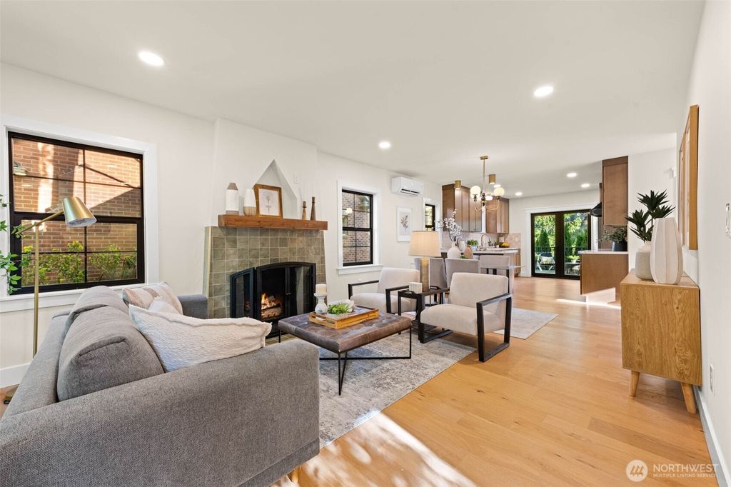 Photo of 1013 NW 80th Street, Seattle, WA 98117 (MLS # 2530896)
