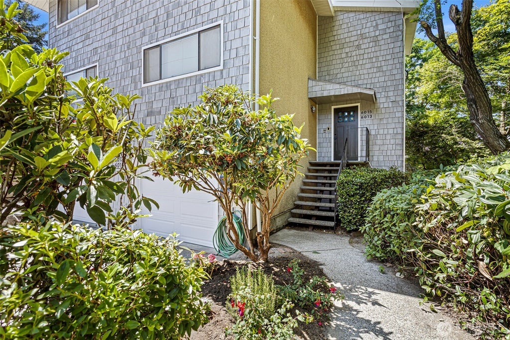 Photo of 6013 4th Avenue NW, Seattle, WA 98107 (MLS # 2556712)