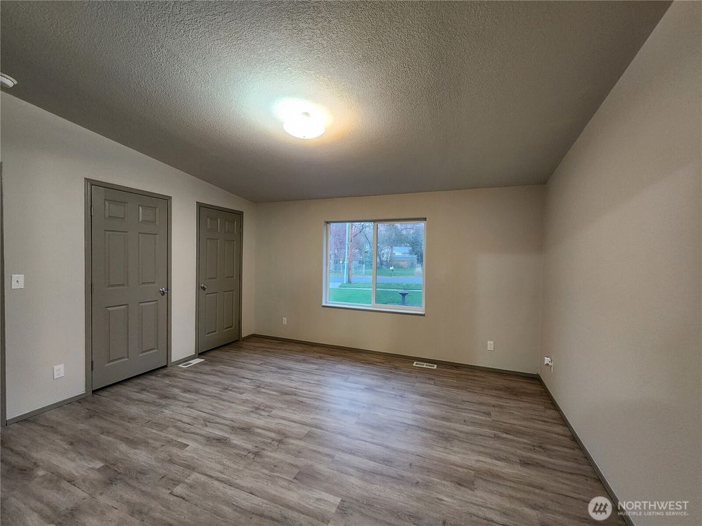 Photo of 403 N Water Street, Weston, OR 97886 (MLS # 2496613)