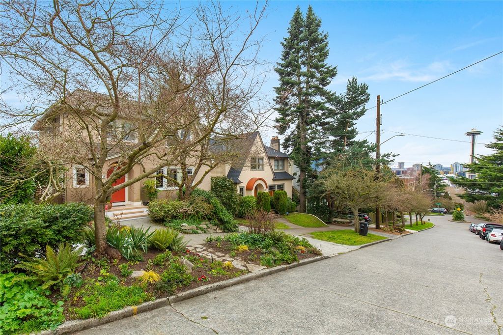 Photo of 1116 4th Avenue N, Seattle, WA 98109 (MLS # 2322599)
