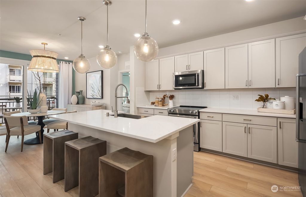 Photo of 18226 68th Avenue NE #305, Kenmore, WA 98028 (MLS # 2315907)