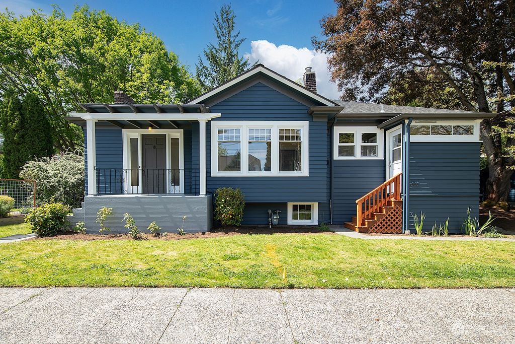 Photo of 5601 8th Avenue NE, Seattle, WA 98105 (MLS # 2236520)