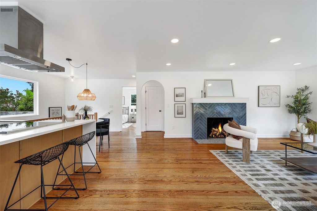 Photo of 8811 12th Avenue NE, Seattle, WA 98115 (MLS # 2393916)