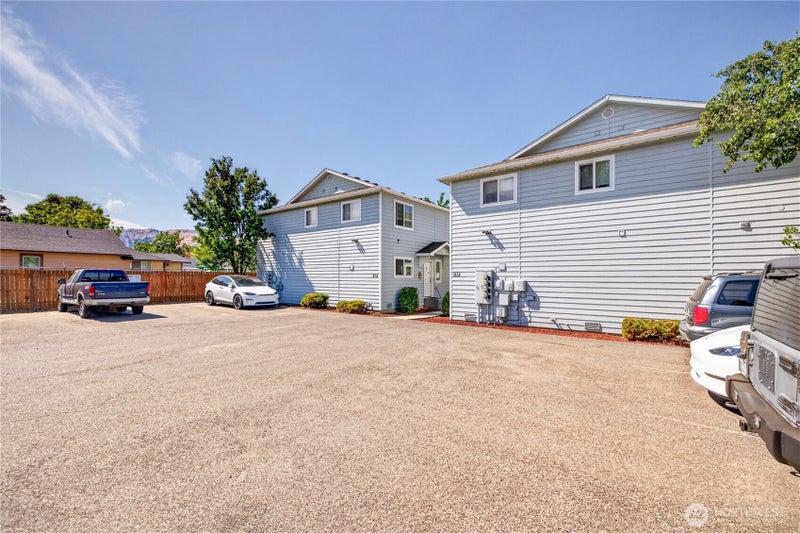 614 Sunset Avenue 1