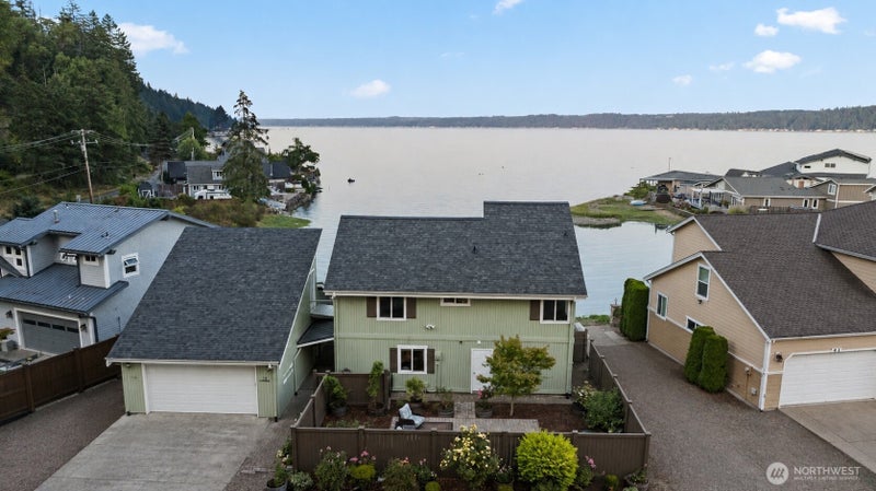 21 NE Belaire Drive