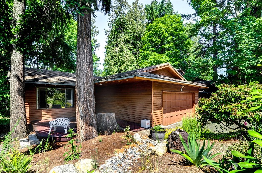 Photo of 717 Daley Street, Edmonds, WA 98020 (MLS # 2131151)