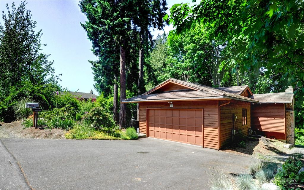 Photo of 717 Daley Street, Edmonds, WA 98020 (MLS # 2131151)