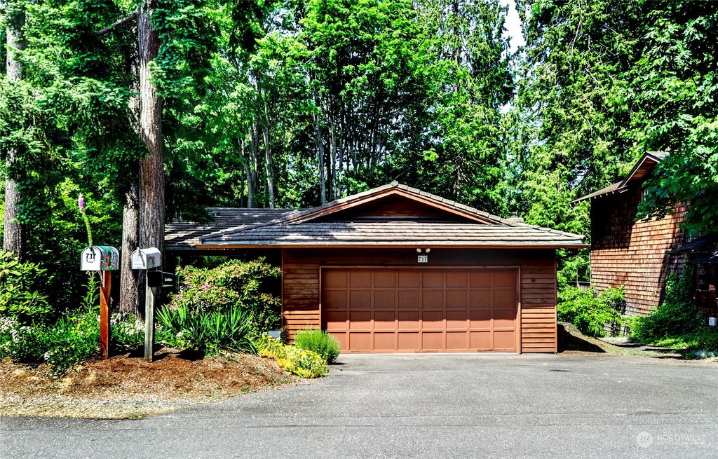 Photo of 717 Daley Street, Edmonds, WA 98020 (MLS # 2131151)