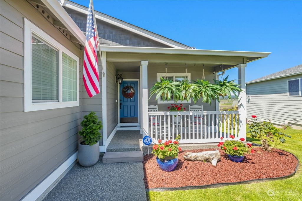 Photo of 4704 57th Drive NE, Marysville, WA 98270 (MLS # 2245778)